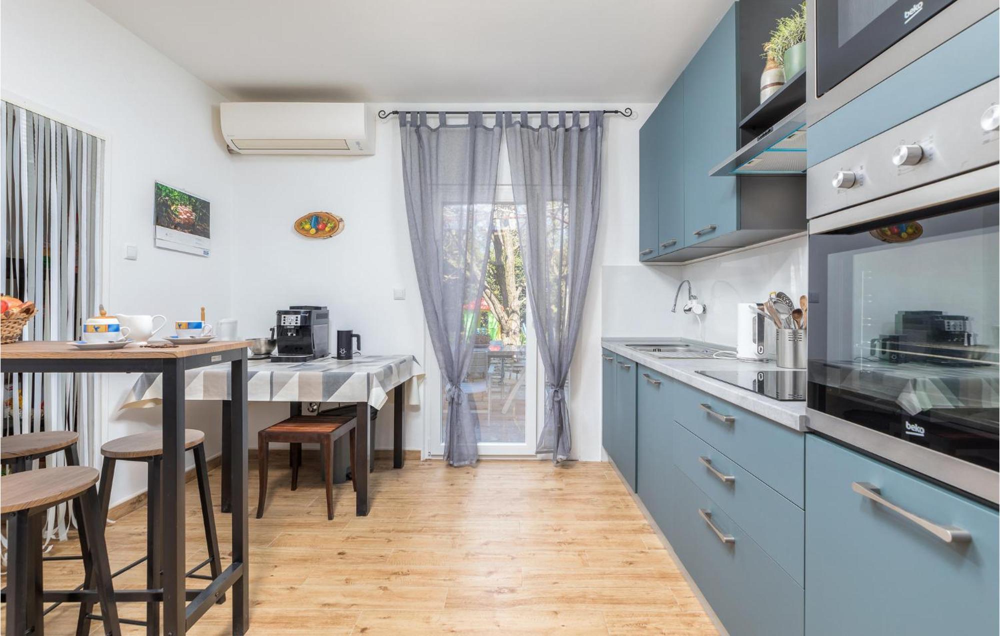 Awesome Home In Fazana With Kitchen Exterior photo