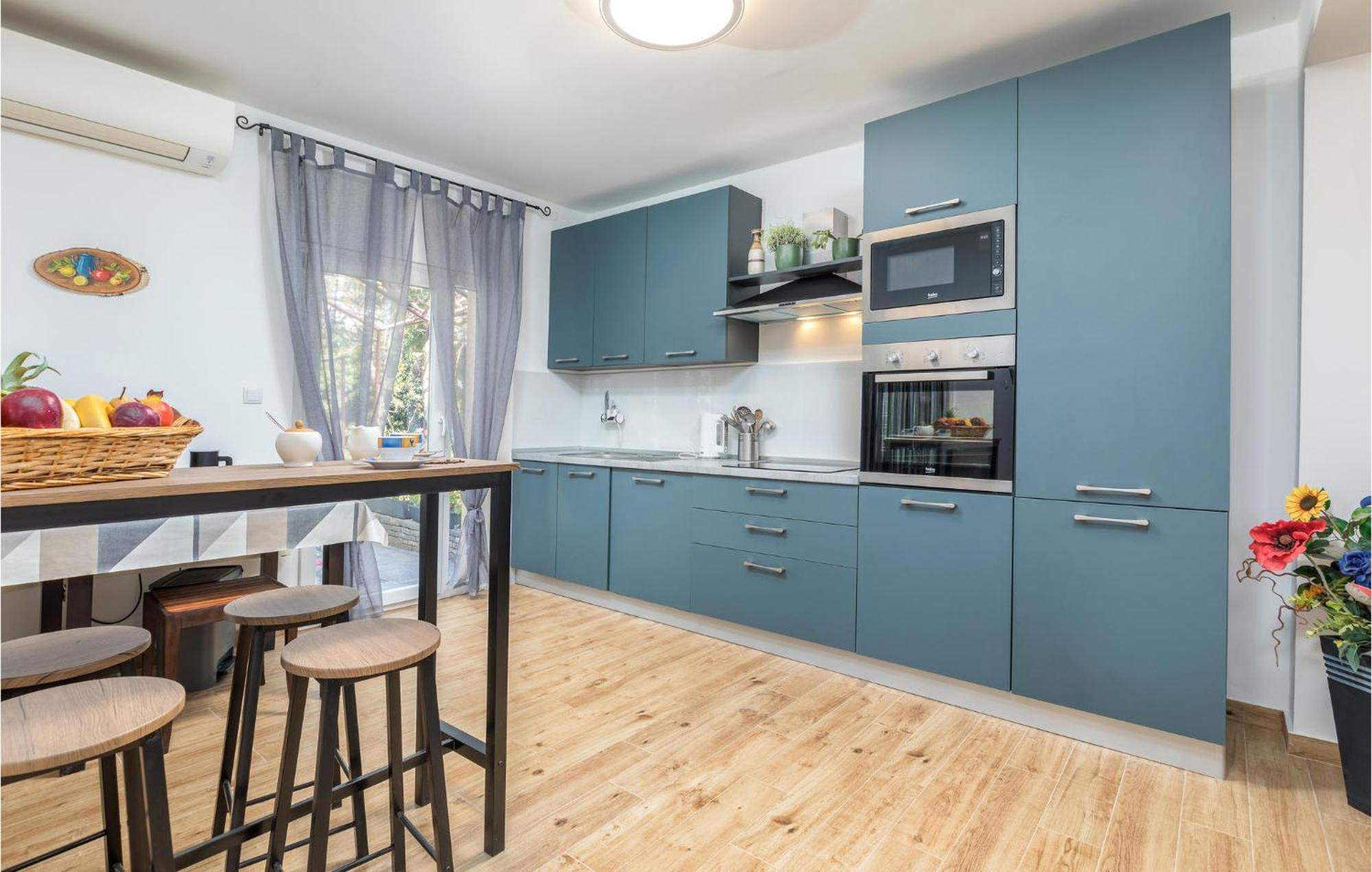 Awesome Home In Fazana With Kitchen Exterior photo